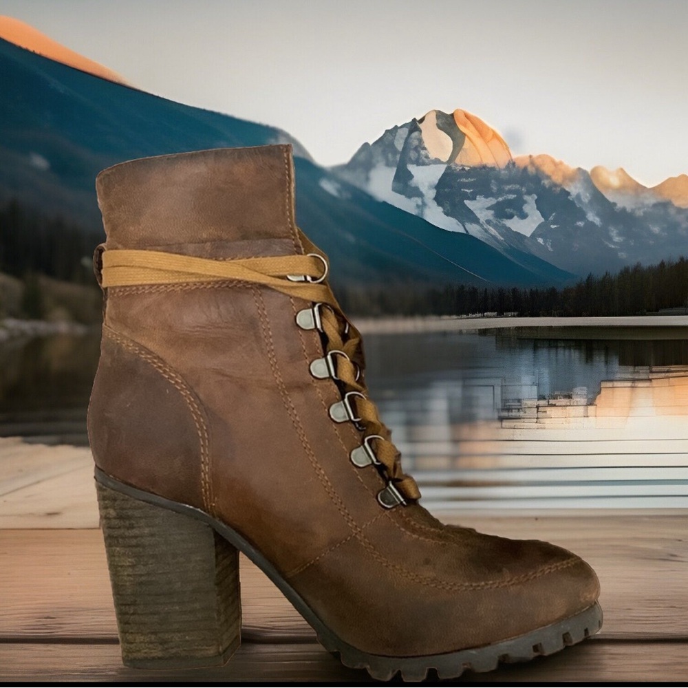 🔲 Steve Madden Gavina cognac leather boot | W US 7 | 4” rubber sole Sherpa lined
